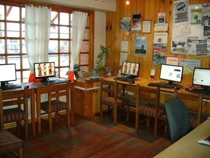 Las Moiras Hostel Сан-Карлос-де-Барилоче Экстерьер фото